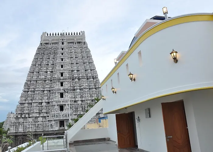 Sri Sarvesha Js Palace Temple View
