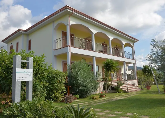 Larus Hotel
