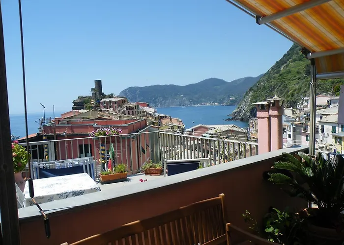 Alessandro Carro Affittacamere Vernazza