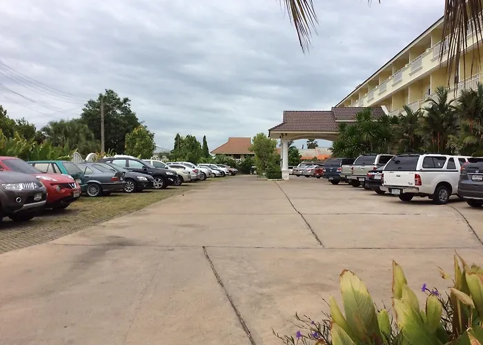 Monrawee Pavilion Resort