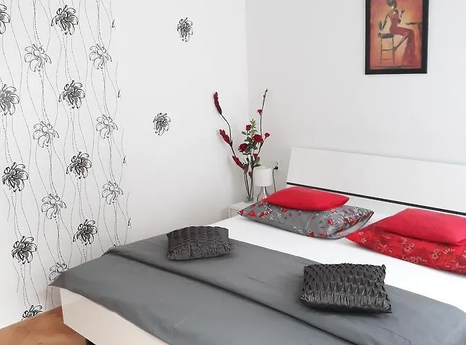 Rooms Miletic Near The Palace Split