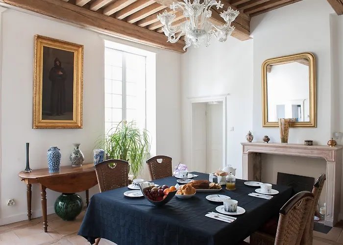 Aux Portes D'Honneur