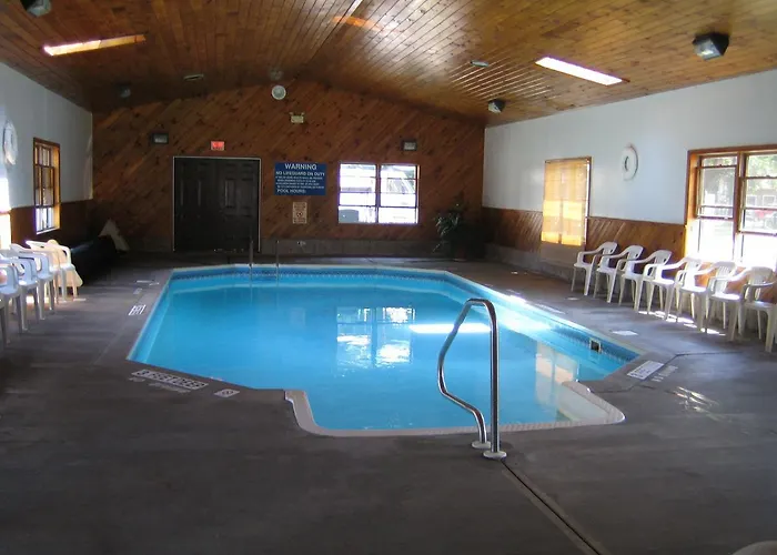 Villager Motel & Glen Manor Estate