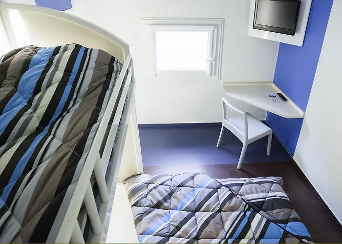 Hotel First Eco Savigny Villemoisson Centre Commercial Carrefour