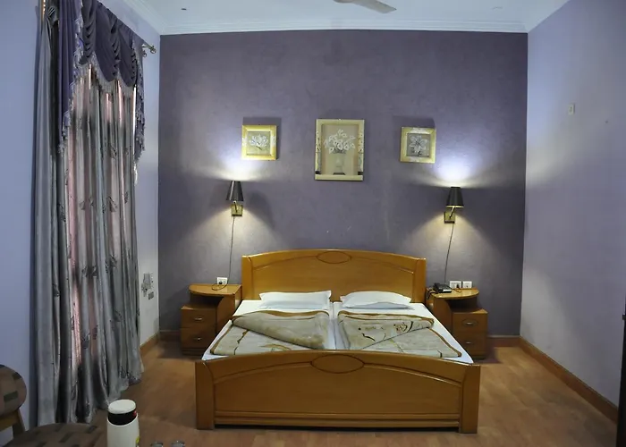 Hotel Pratiksha