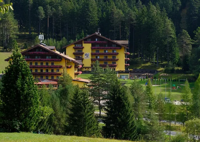 Hotel Shandranj Tesero