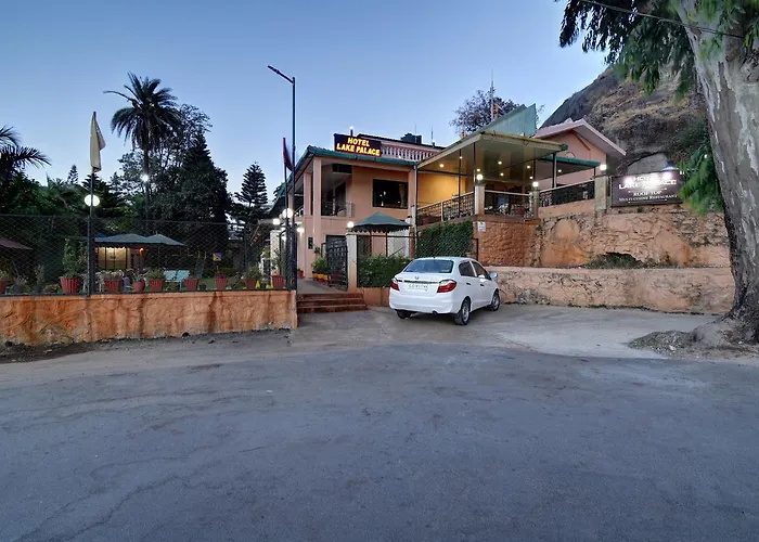 Hotel Lake Palace Mount Abu