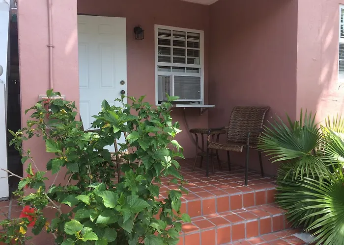 Courtney'S Place Historic Cottages & Inns Key West