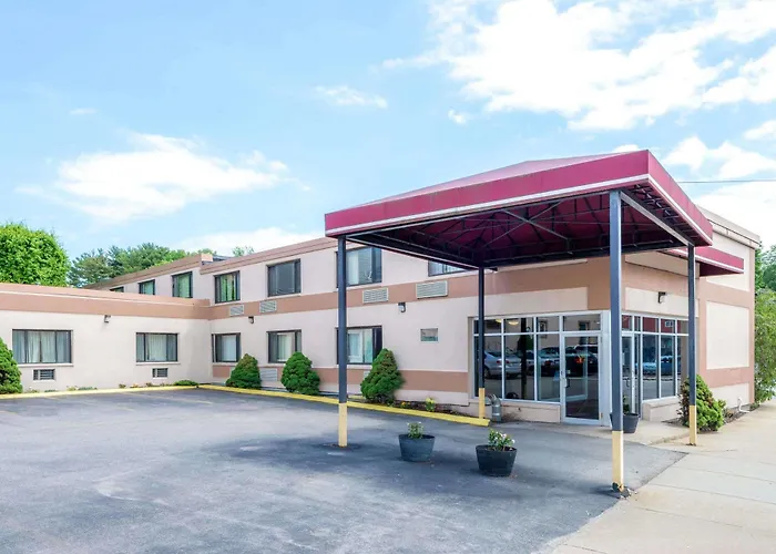 Super 8 By Wyndham Watertown/Cambridge/Boston Area
