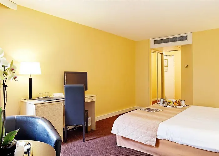 Hotel Auteuil Tour Eiffel Parigi