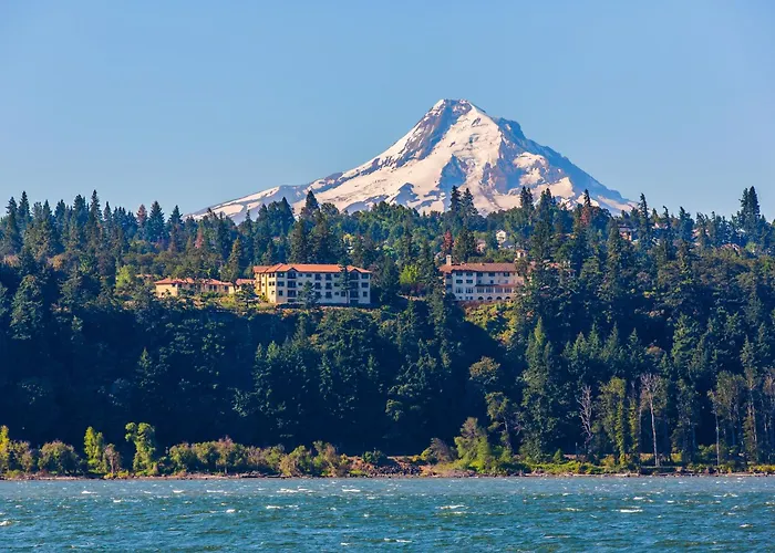 Columbia Cliff Villas Hood River