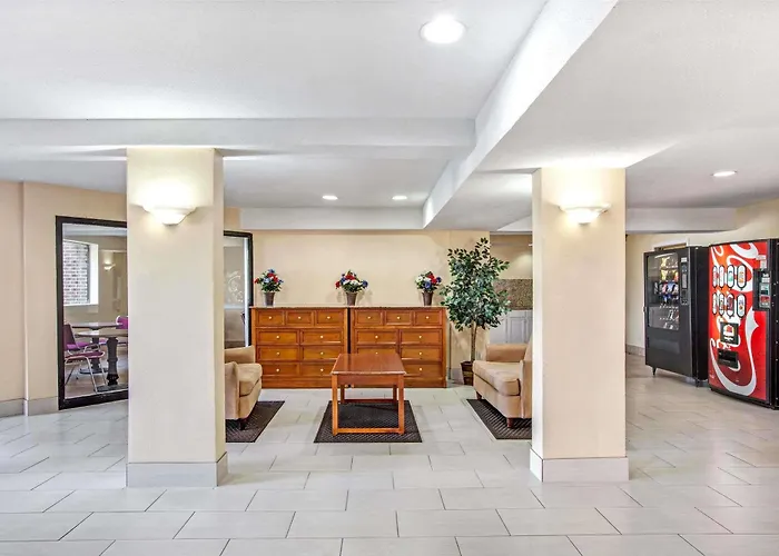 Monte Carlo Inn