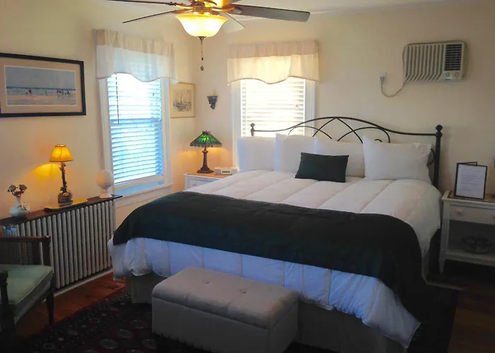 The Stirling House Waterfront Inn Greenport