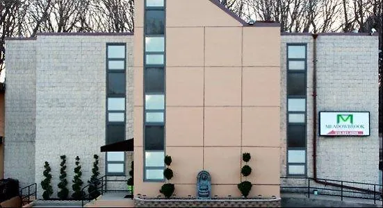 Meadowbrook Motor Lodge