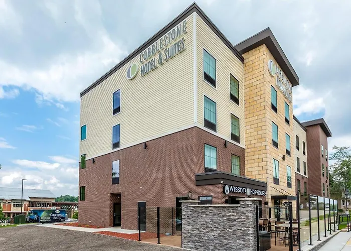 Cobblestone Hotel & Suites Hartford