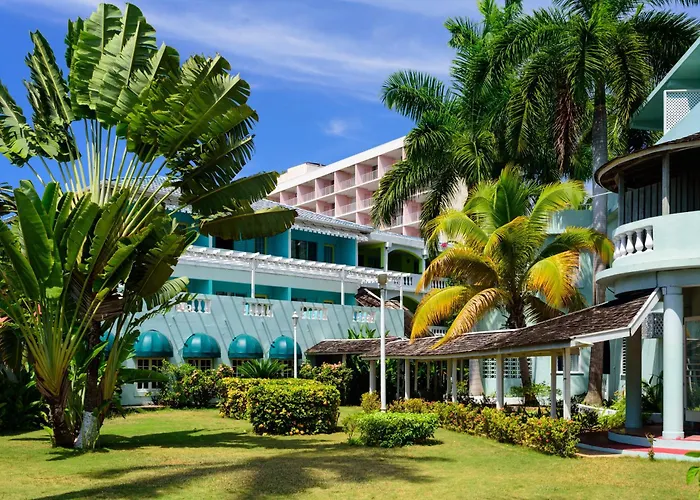 Doctors Cave Beach Hotel