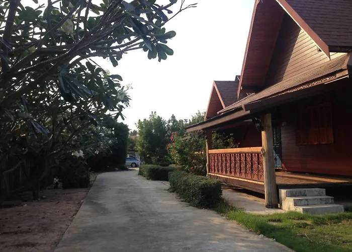 Baan Tawan Shine Surin