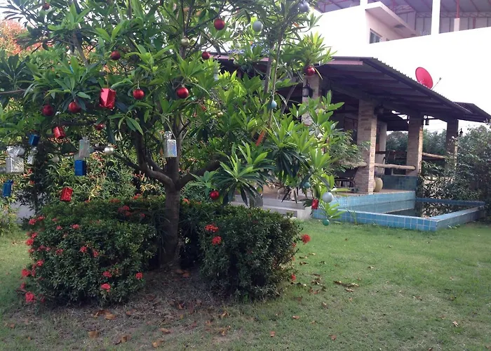 Baan Tawan Shine Surin