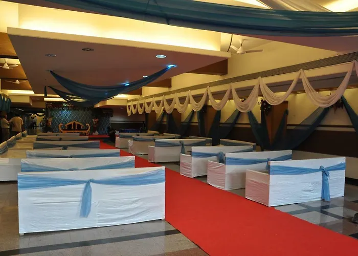 Hotel Sheela Shree Plaza