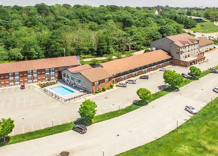 Mainstay Hotel And Conference Center