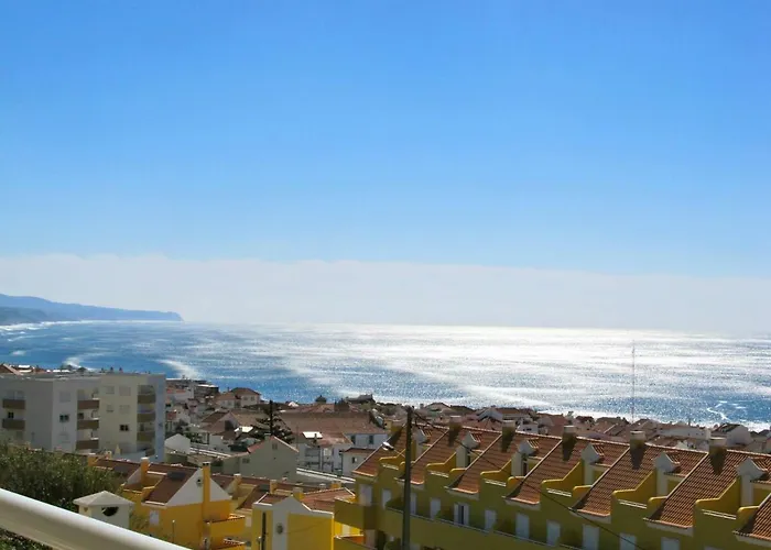 Arthouse Surf Ericeira Hotel