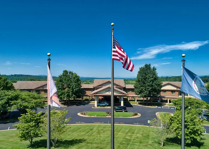 Round Hill Inn