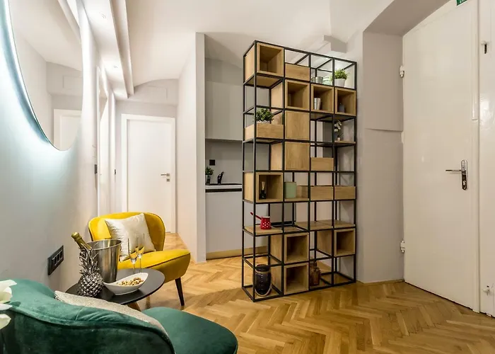 Central Rooms Split