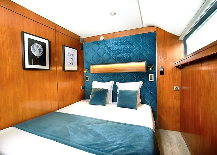 VIP Paris Yacht Hôtel