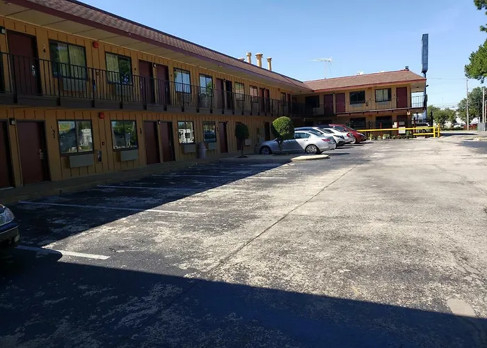Super 7 Inn Memphis