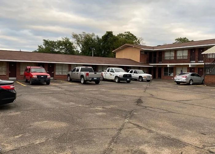 Dollar Save Inn Magnolia