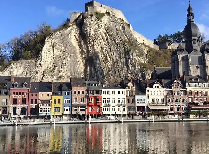 Hotel Les Voisins De Mr Sax à Dinant