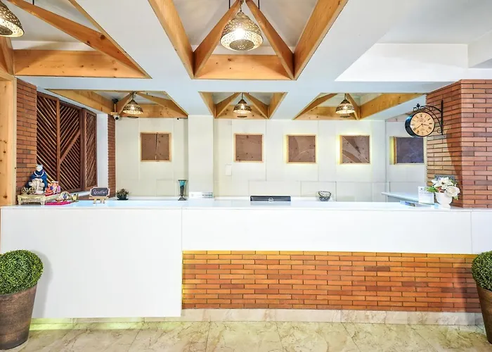 Mayur Hotel Bar And Restaurant