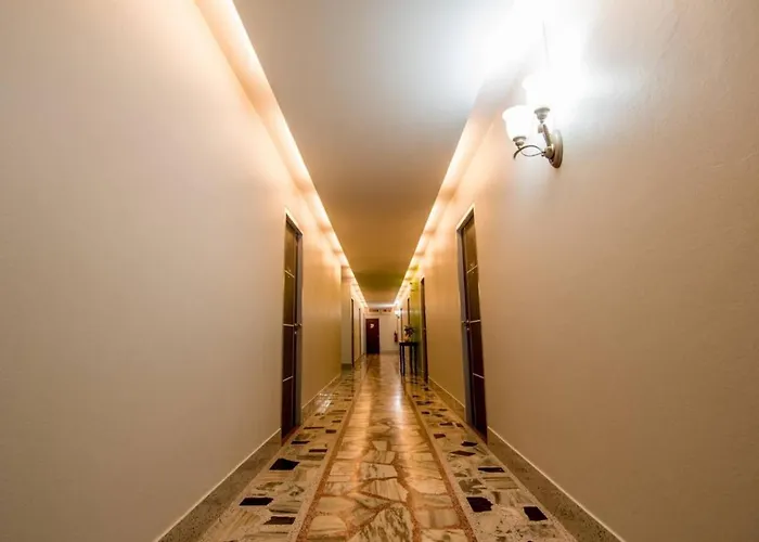 Thap Sakae Hotel