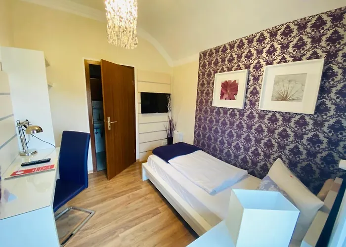 Airport Hotel Hallbergerhof