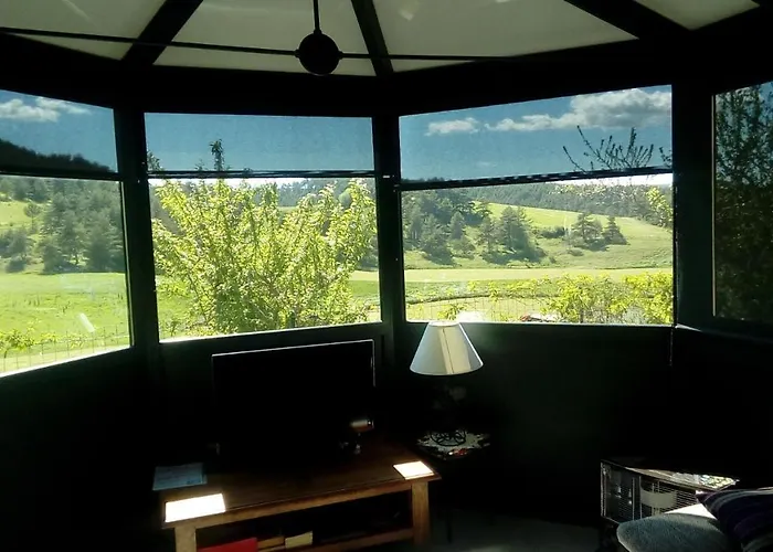 Chez Louis chambres d'hôtes à la ferme La Canourgue